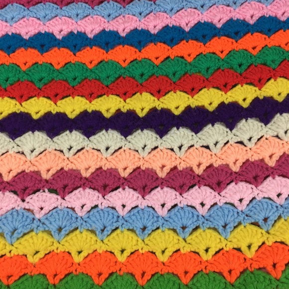 Vintage handmade knitted fan large blanket - Picture 13 of 13